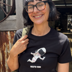 Amato Vino roller space girls tee
